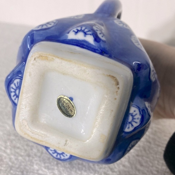 Vintage Blue White Chinese Porcelain Teapot - Picture 4 of 11